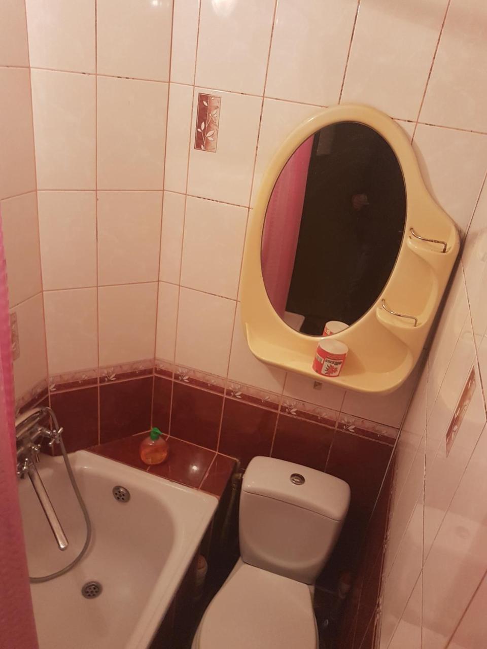 Аpartments Rivne Hotel Kvartira Автовокзал Центр Exteriör bild